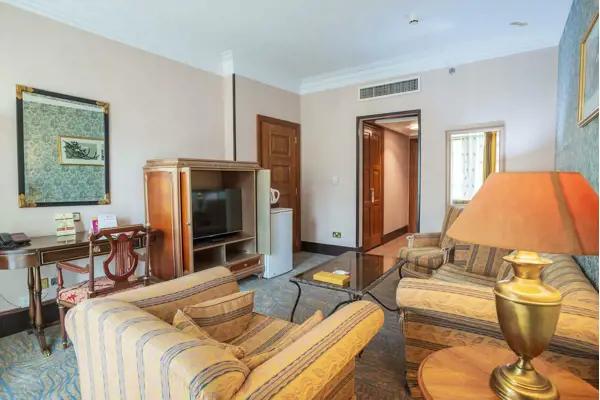 فضای داخلی اتاق هتل پارسیان استقلال تهران